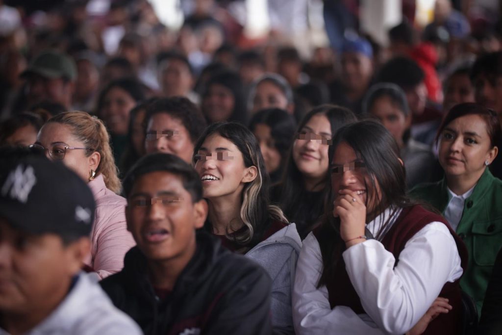 Torres Piña llama a juventudes de Tlalpujahua a prevenir riesgos digitales durante foro “Desconek-tate y Reconek-tate 4aee297e 7e79 45e2 8439 988a3402d73e