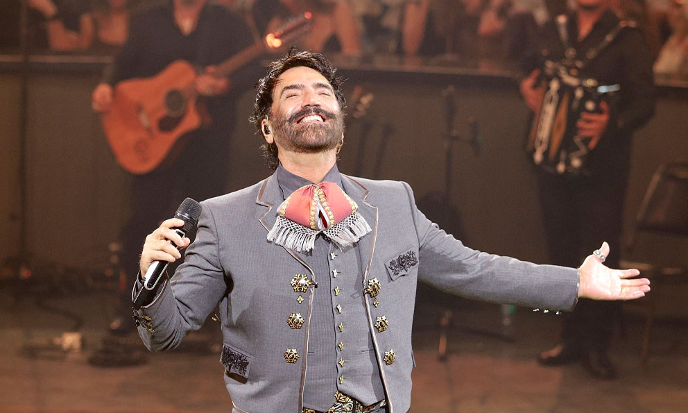 Alejandro Fernández se encargará de interpretar el Himno Nacional Mexicano en la ceromina de inauguración de la justa mundial alejandro