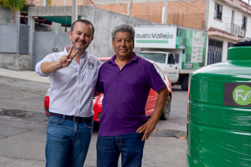 Ante el desabasto de agua, Fausto Vallejo Mora acerca soluciones a familias morelianas whatsapp image 2026 06 03 at 3.45.06 pm